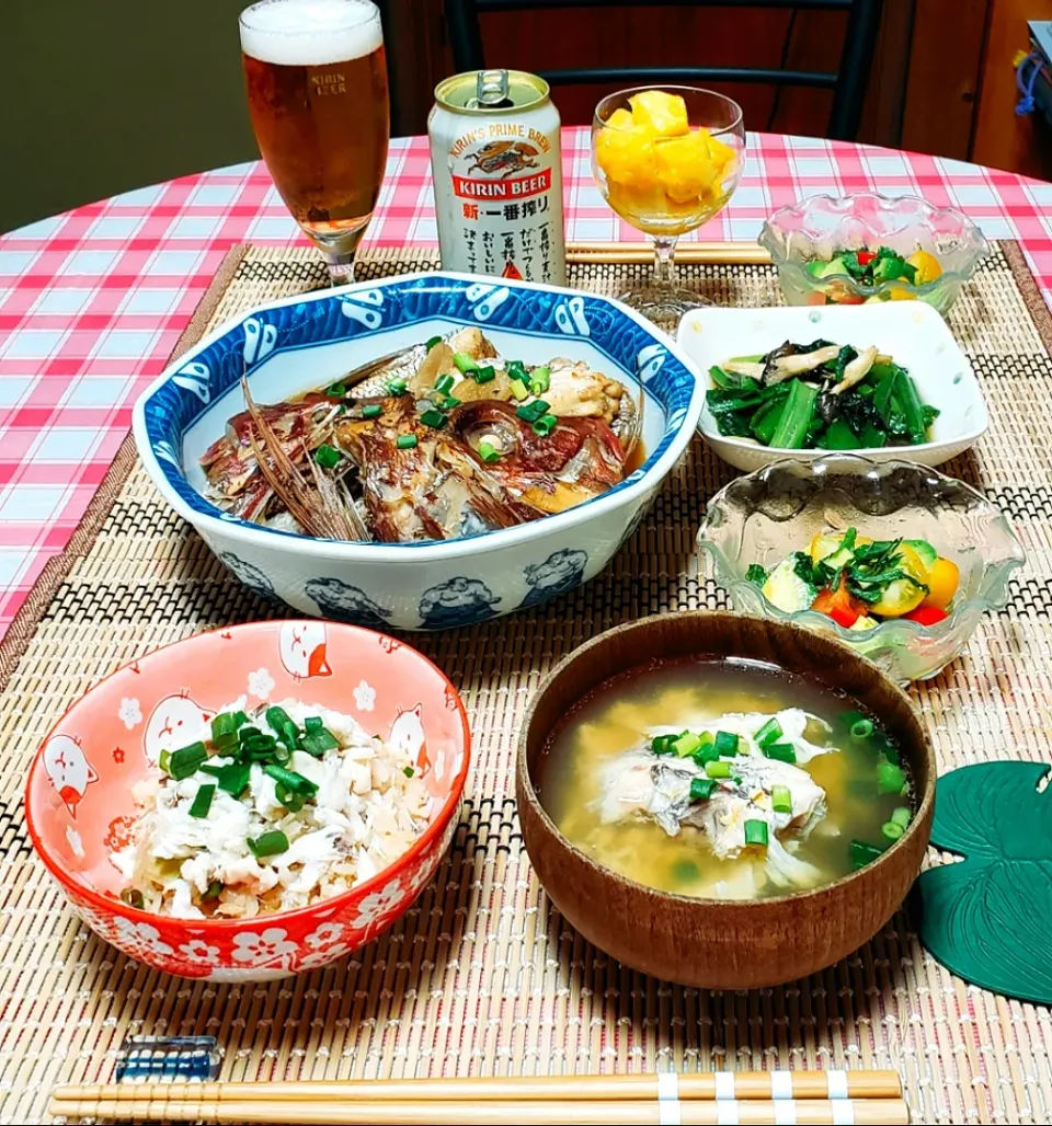 鯛づくしメニュー②

🍀鯛のアラ炊き
🍀鯛めし
🍀鯛のアラ汁
🍀つるむらさきとひらたけの煮浸し
🍀トマトとアボカドの紫蘇サラダ
🍀パイン🍍|yukaringoさん