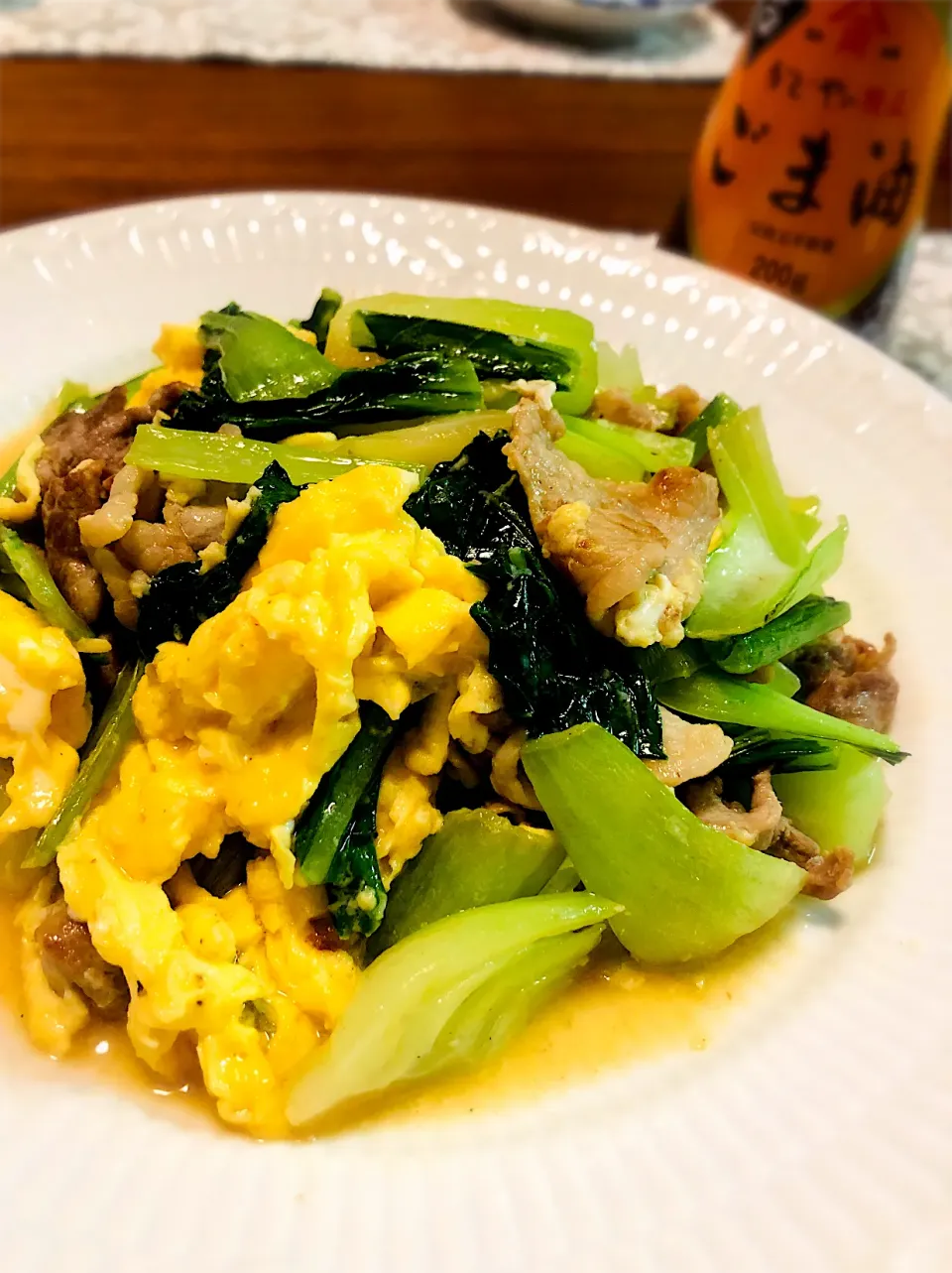 Snapdishの料理写真:胡麻油薫る豚肉と玉子と青菜の中華炒め|Norikoさん