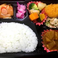 大根と手羽元のカレー 日替わり弁当 宅配ランチ 豊川市配達|Naokazu Kuritaさん