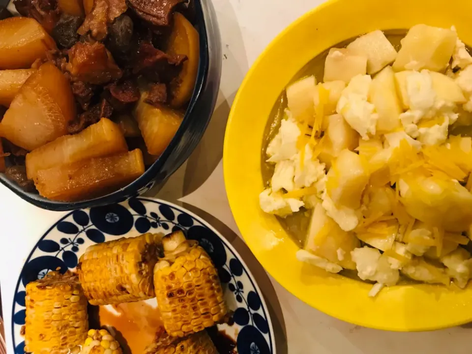 ・牛すじ大根、・焼きとうもろこし、・桃モッツァレラ|銀座 小料理 龍さん