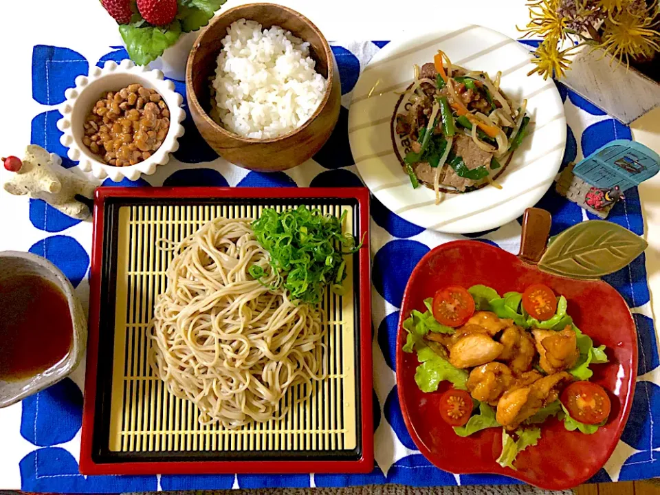 ざるそば、鶏肉のごま照り焼き、レバニラ炒め、納豆|syamさん