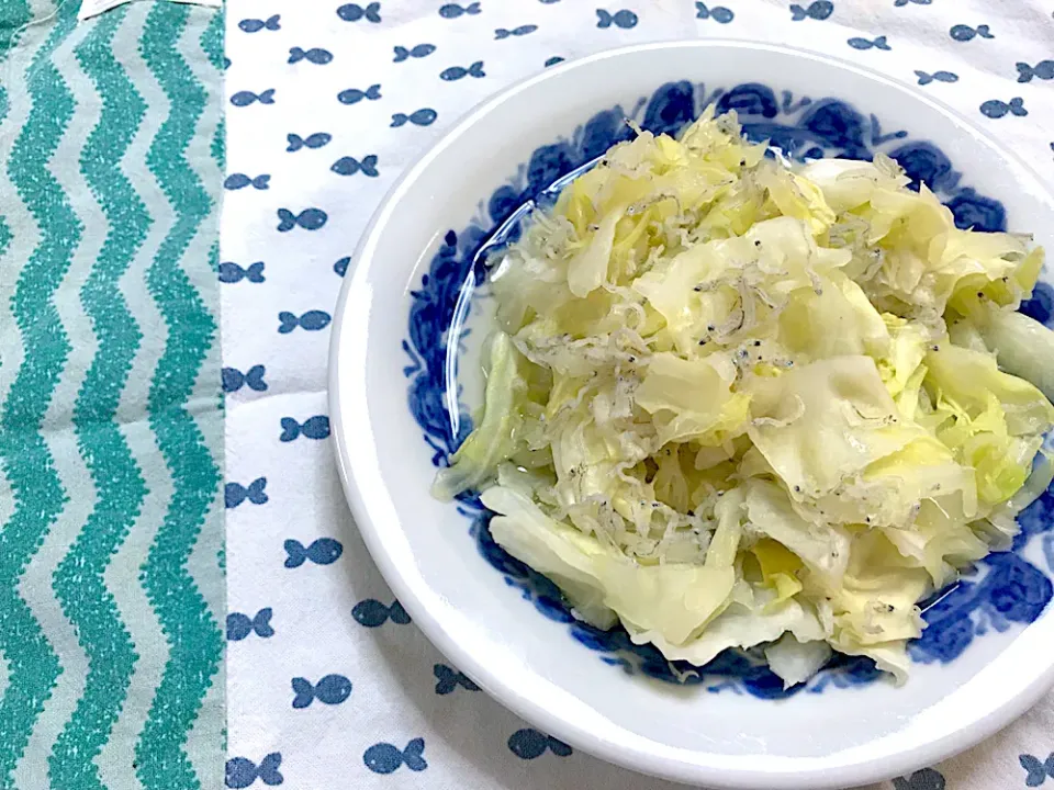 キャベツとじゃこの煮浸し🍀|えいぽんさん