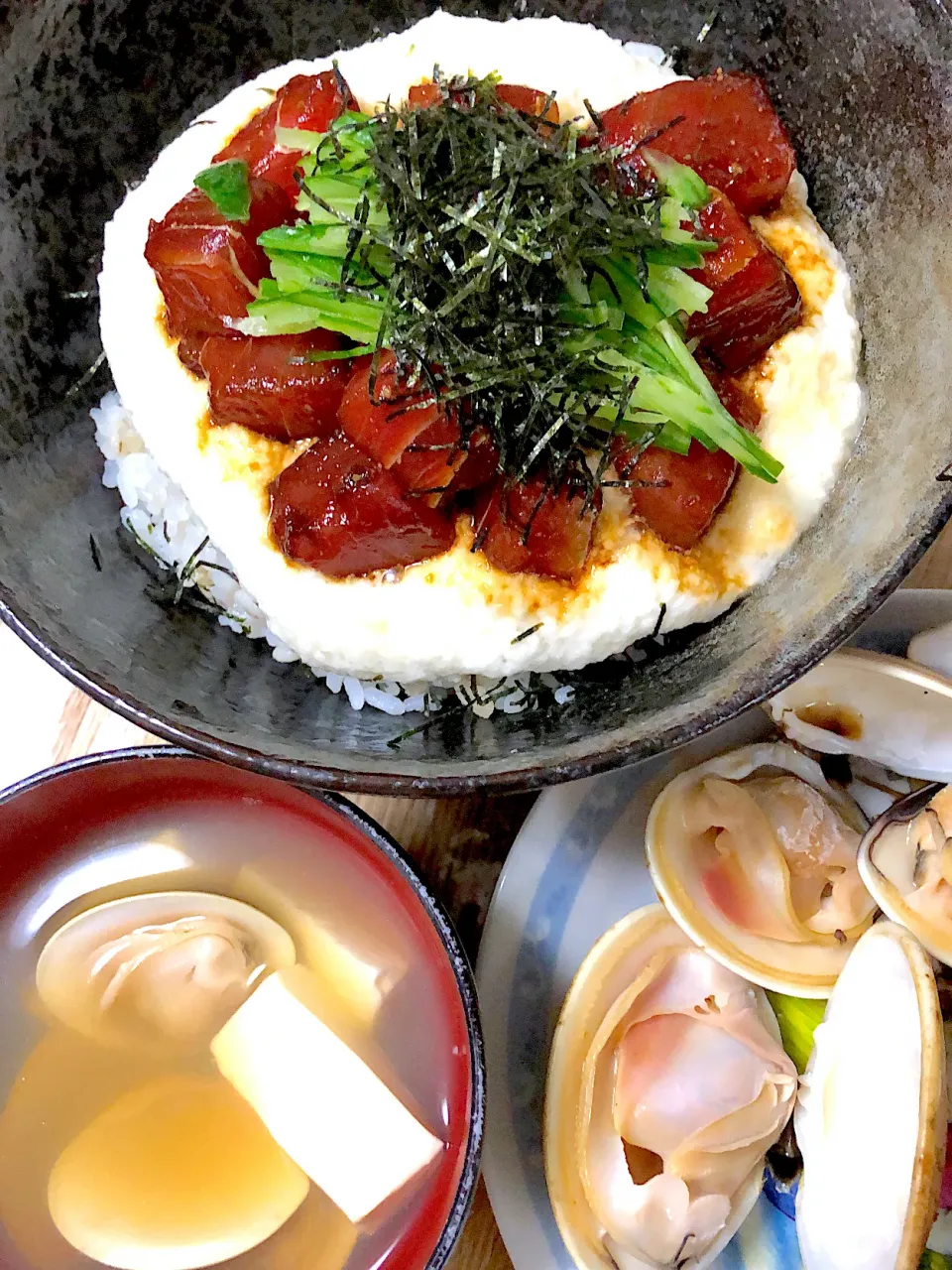 蛤の塩焼き  蛤のお吸い物  鮪ブツの山かけ丼|ミウトおかんさん