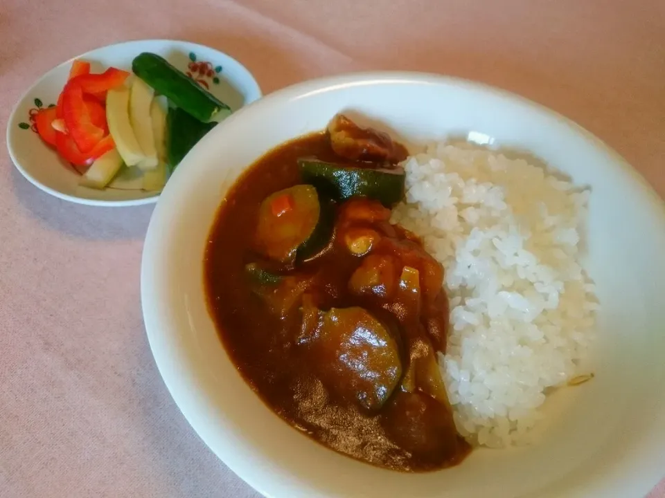 ☆今日のお昼ご飯☆  野菜チキンカレー ピクルス|hamamaさん