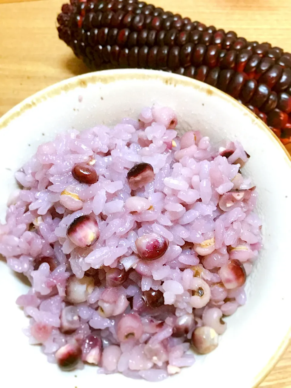 Snapdishの料理写真:黒（紫）もちとうもろこしご飯|motikoさん