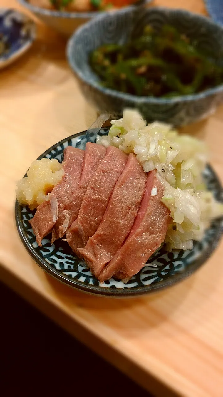 ラムロース刺し。めっちゃ美味！|まぁやん。さん