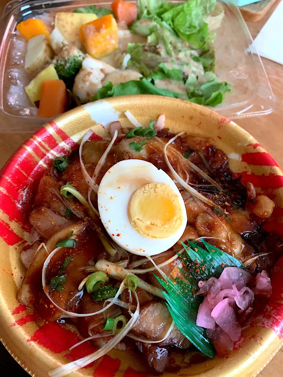 ミニチャーシュー丼とサラダ🥗|るみおんさん