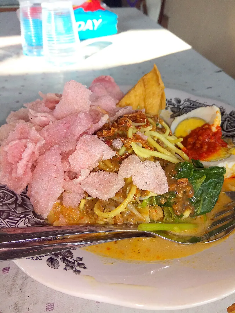 lontong Pical campur kuah lontong Padang|Lenny Marlinaさん