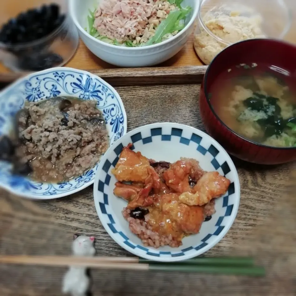 今日の朝食🥢
👩妻はファスティング中
一人で朝食なので残り物と缶詰で
自分の体質を考慮して用意しました👍|エスニックナーサーンさん