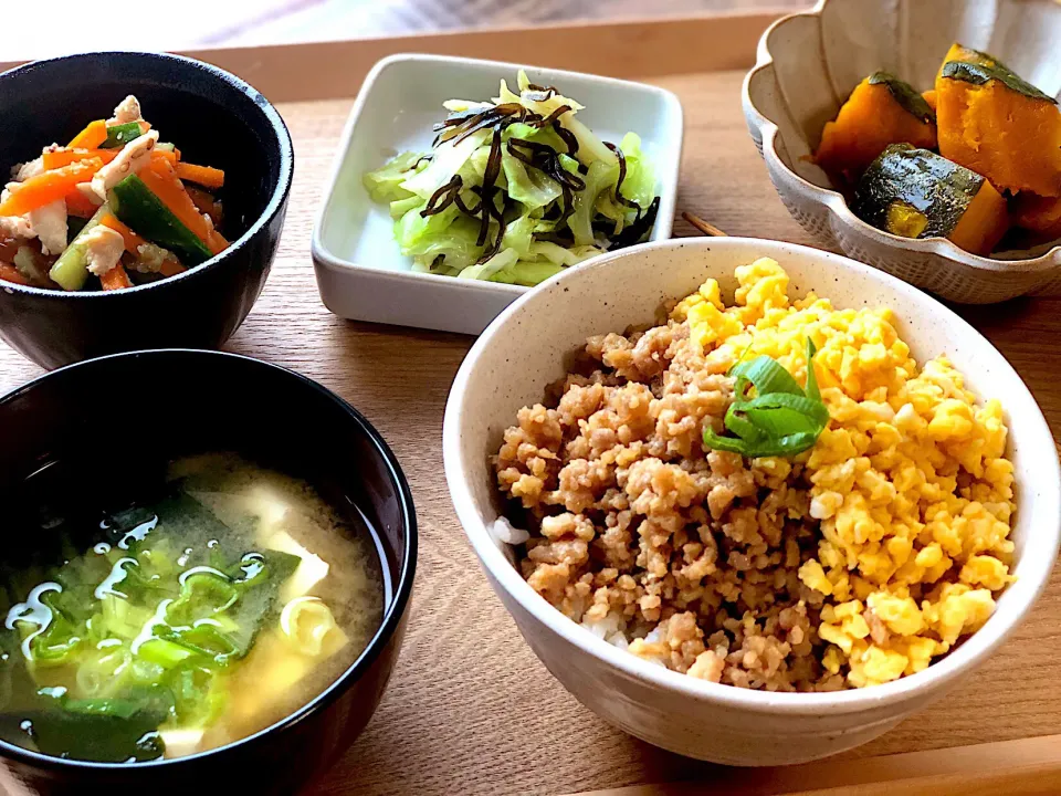 鶏そぼろ丼献立|りえままキッチンさん