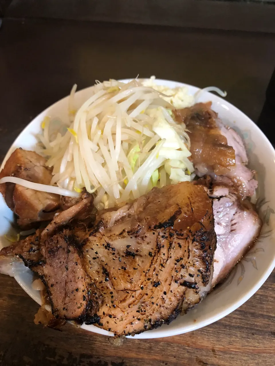 やばい肉キタ！本日チートデイ 麺量200g ＋炙り豚|マツさん