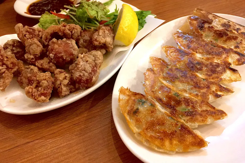 餃子のたっちゃん 焼き餃子と砂ズリの唐揚げ|Kouji  Kobayashiさん