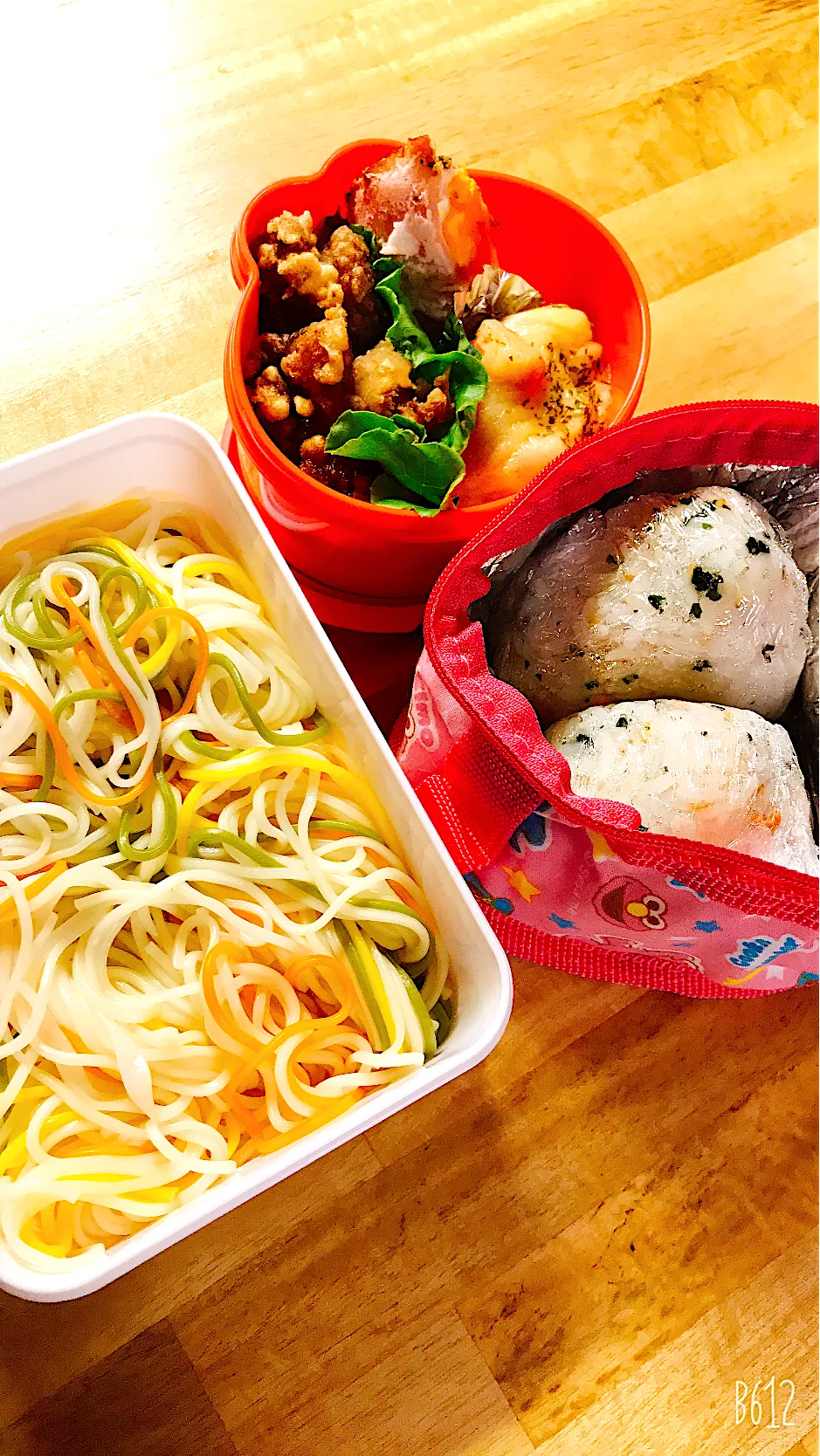 娘の部活弁当🍱今日はそうめん🤗おにぎり🍙唐揚げ😋|ゆきさん