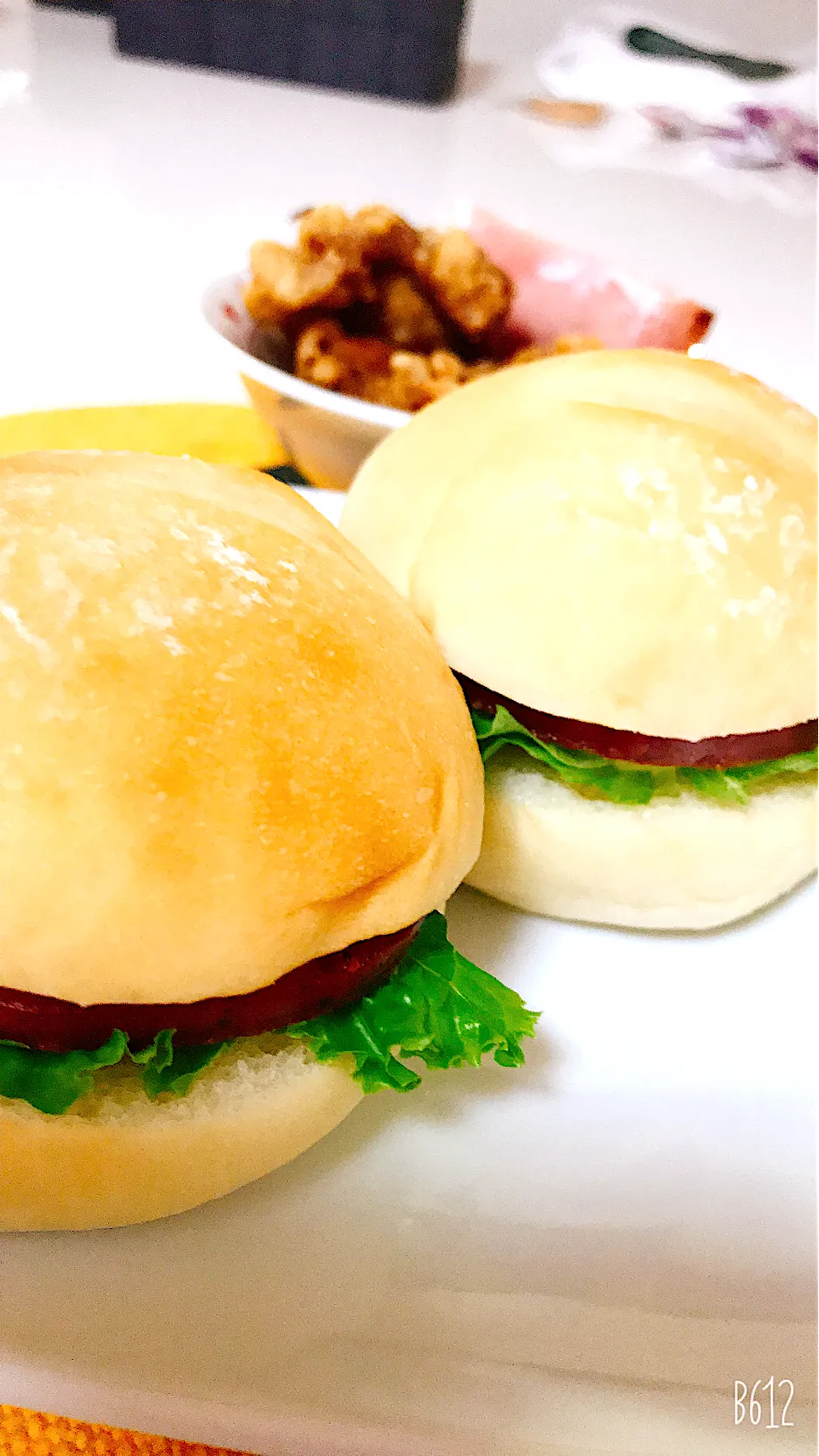 朝ゴパン🥯米粉パン🍞でハンバーガー🍔|ゆきさん