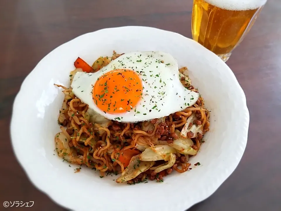 今日の昼ご飯だよ(*^^*)
★ソース焼きそば
大豆のお肉 ミンチタイプを使ってみました
いや～、食間と味は挽き肉でしたよ
暑いので昼からビールです!!!|ソラシェフさん