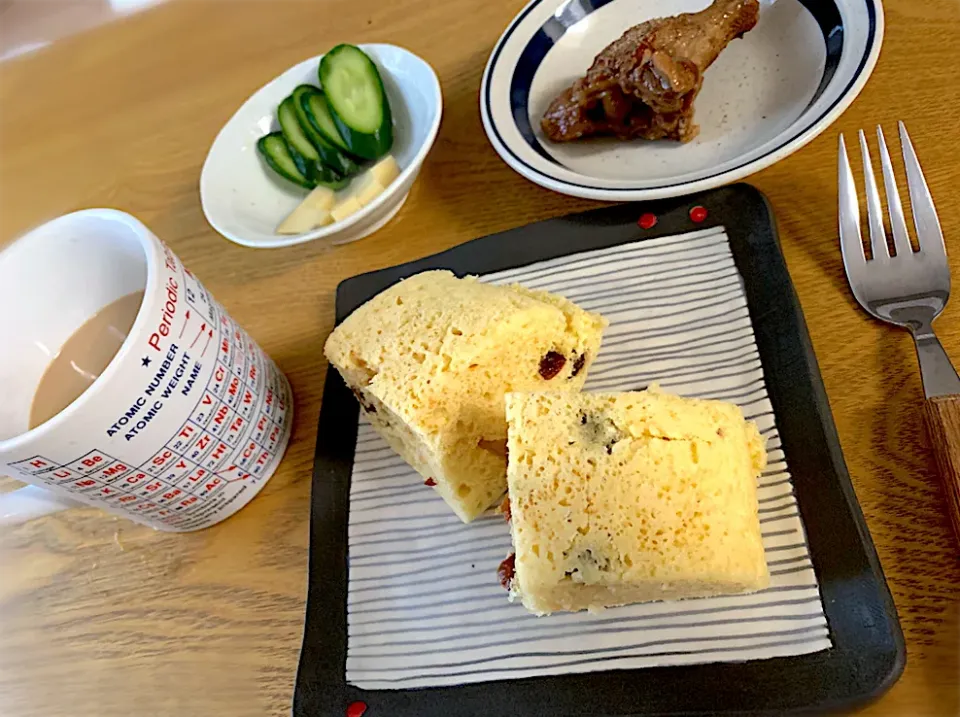 Snapdishの料理写真:朝ごはん☆蒸しパンでーす。|あやさん