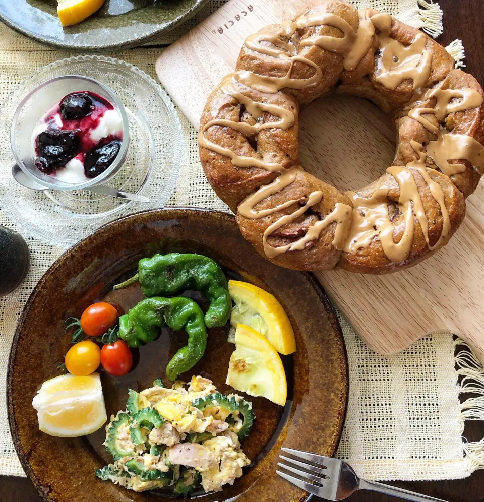 シナモンロールで朝ごパン|アシュママさん