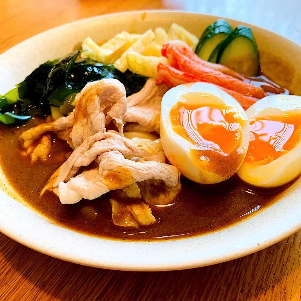 冷やしカレーうどん  辛口スパイシー😋すりおろし生姜入り|いちごさん