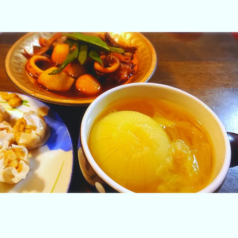 丸ごと玉ねぎスープがある晩御飯🌃🍴|Yukariさん