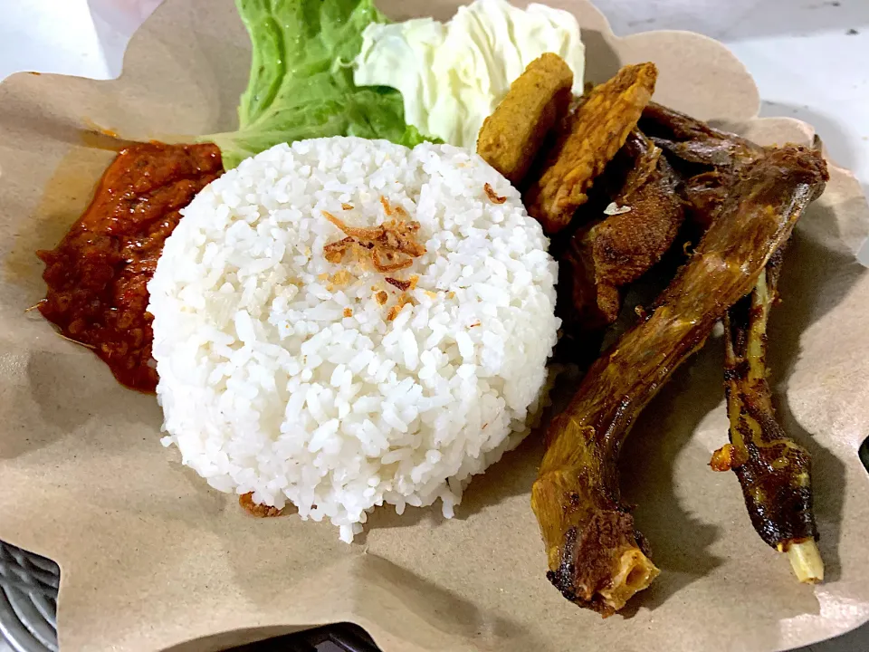 Snapdishの料理写真:Pecel Bebek|yeni kartikasariさん