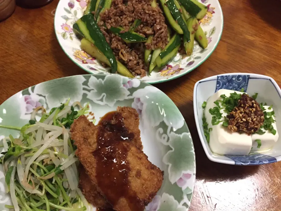 Snapdishの料理写真:アジフライとキュウリの炒め物|さんだーさん