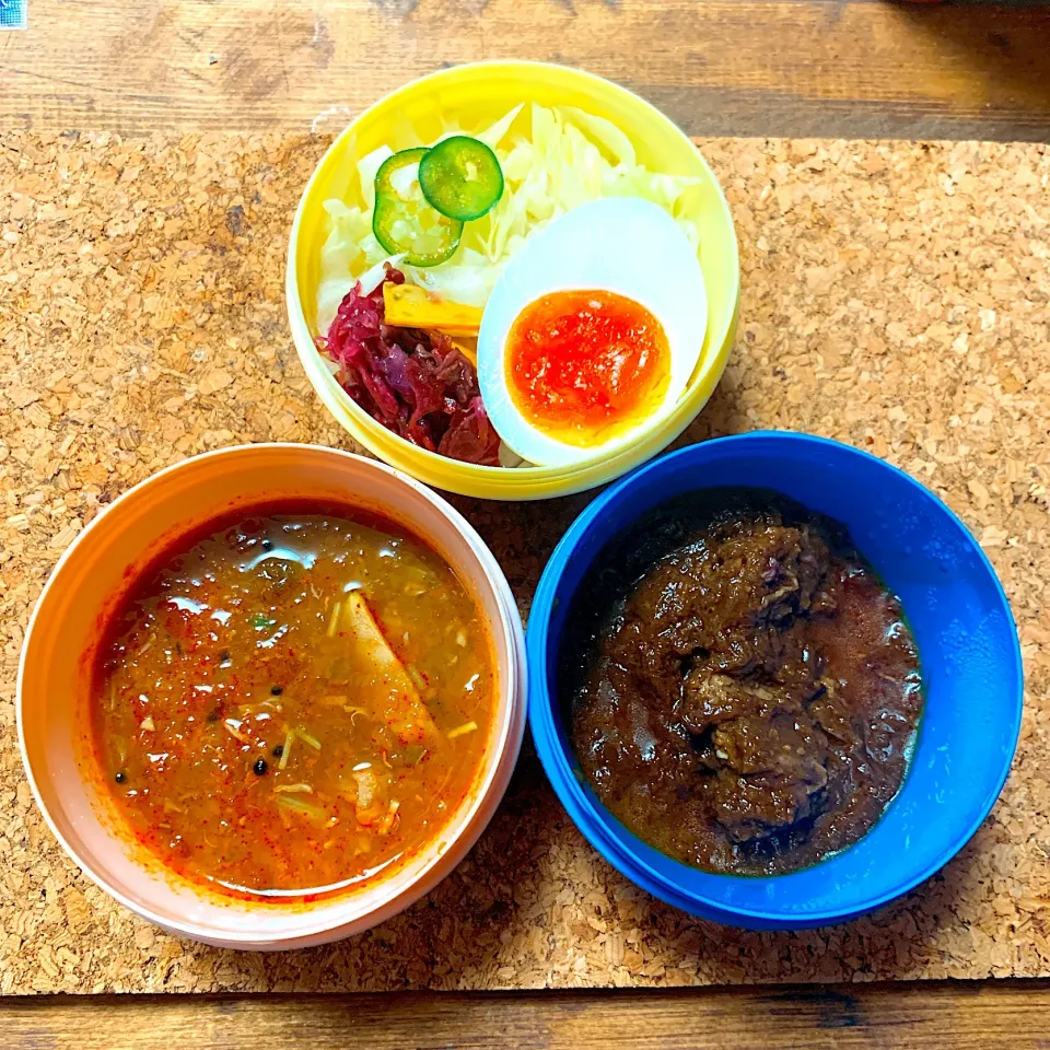 【お弁当】2種カレー(牛すじ＆海老キーマ)、冷凍ご飯|ぽりんさんさん