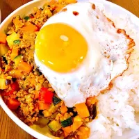 Snapdishの料理写真:7種の野菜たっぷりドライカレー|momoさん