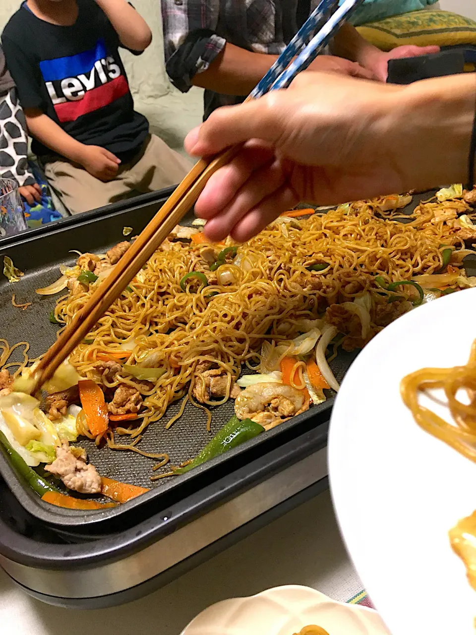 みんなで焼きそばパーティ！|夏蜜柑さん