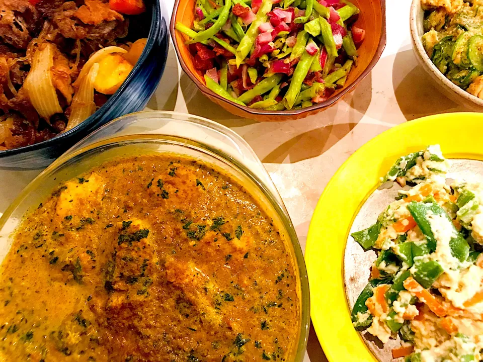 肉じゃが、十六ささげとベーコン炒め、麩の辛子和え、青菜のチキンカレー、モロッコいんげんとオクラの白あえ|銀座 小料理 龍さん