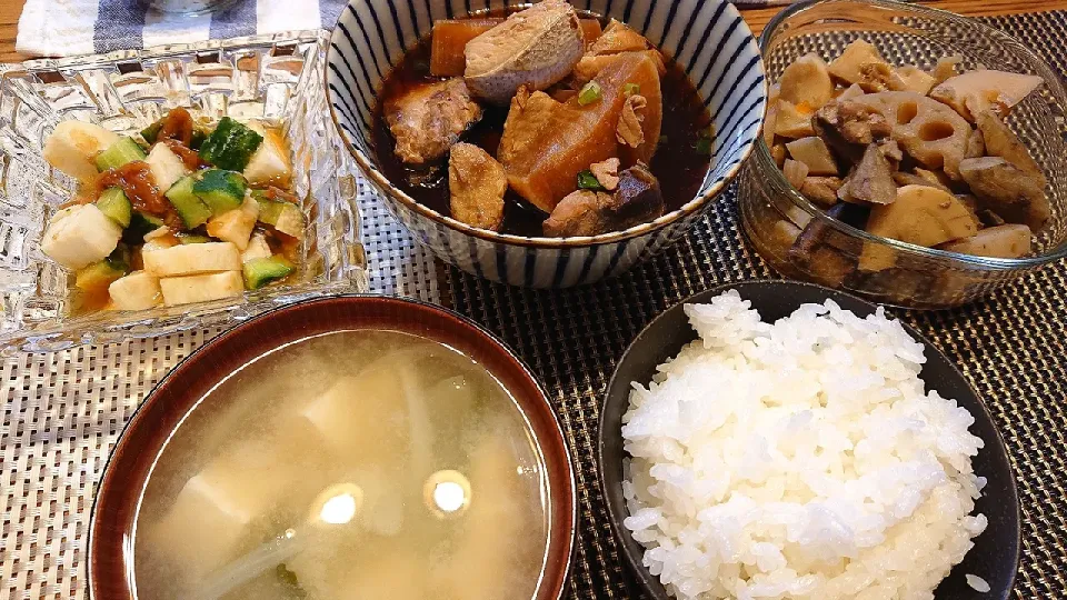 🐟ブリ大根
筑前煮、長芋とキュウリの梅ポンあえ|くみけるさん