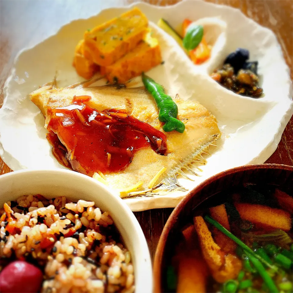 煮魚定食【鰈】|プチテンよすさん