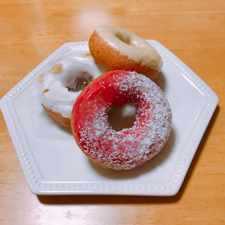 Snapdishの料理写真:恋する赤いドーナツ🍩                                            夏レモン🍋                                                         パッションフルーツ🥭|ちゃみこさん