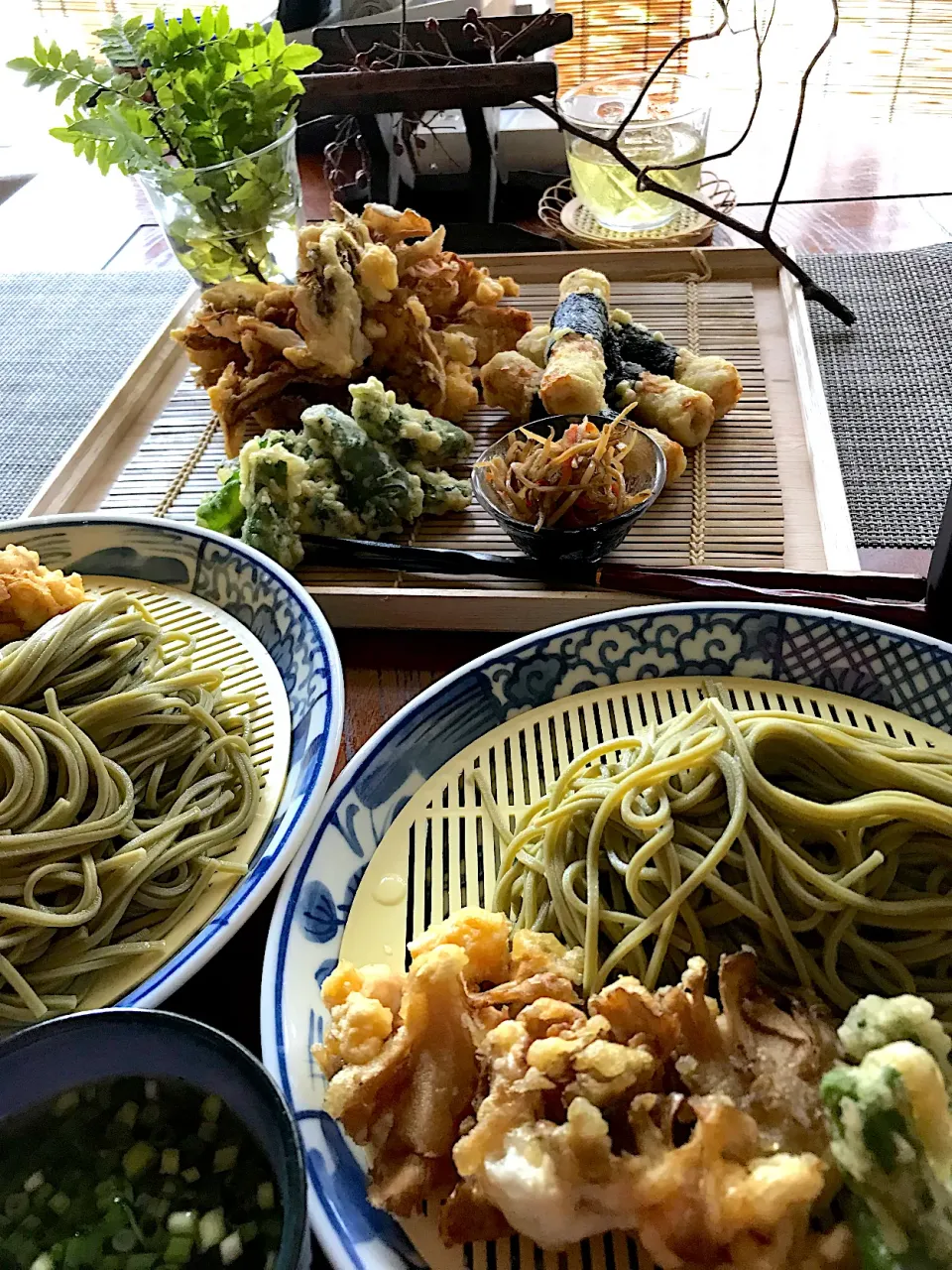 Snapdishの料理写真:舞茸とちくわのてんぷらと茶そば|シュトママさん