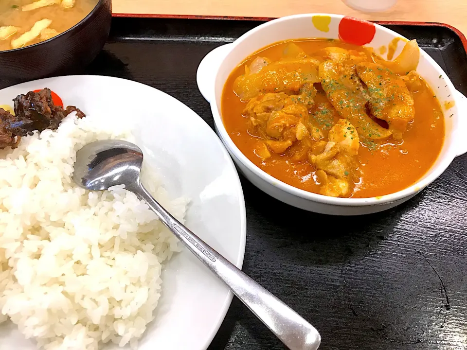 ごろごろチキンのバターチキンカレー|マハロ菊池さん