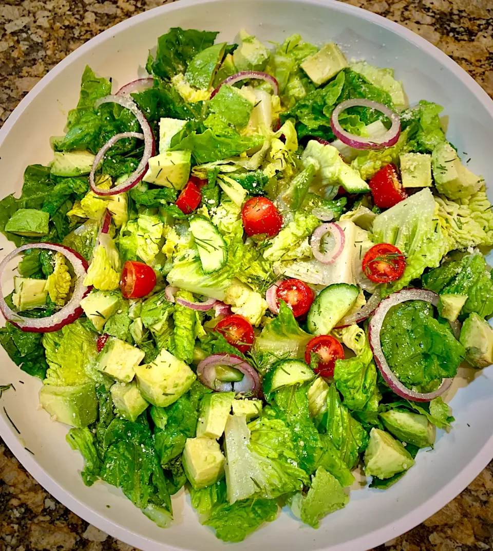 Made a homemade Salad Lettuce with Tomato, 🍅  avocado, 🥑 and Cucumber 🥒  

#healthycooking
#homecookingisthebest|Alma's Home Kitchenさん