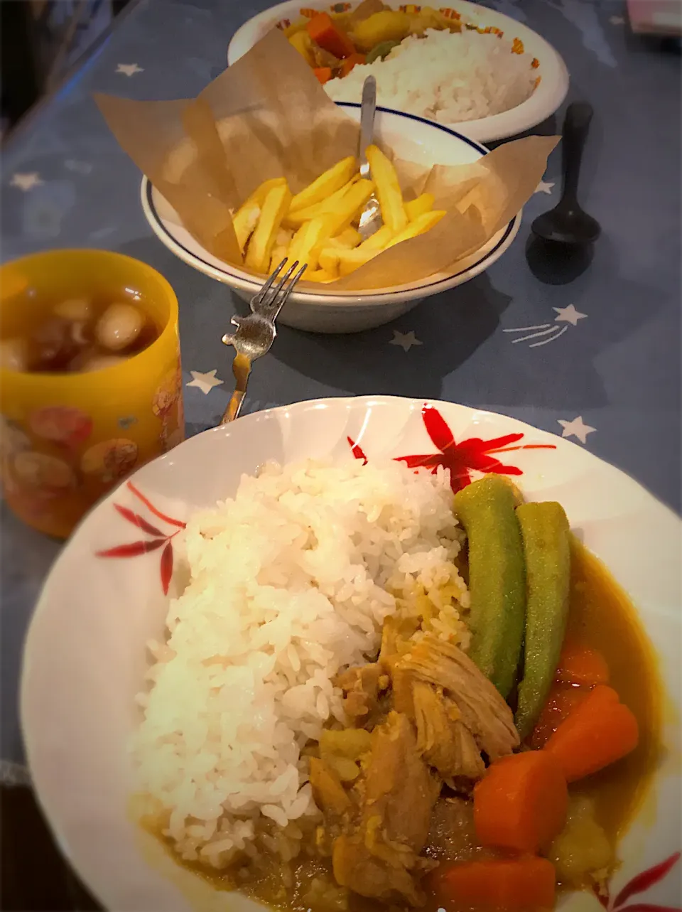 チキンスープカレー🍛  フライドポテト   レモンライムアイスティー🍋|ch＊K*∀o(^^*)♪さん