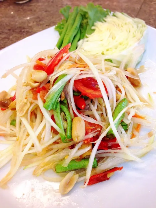 🥗Thai spicy green papaya salad 🌶 ส้มตำไทย|🍴melody🍛🎶さん