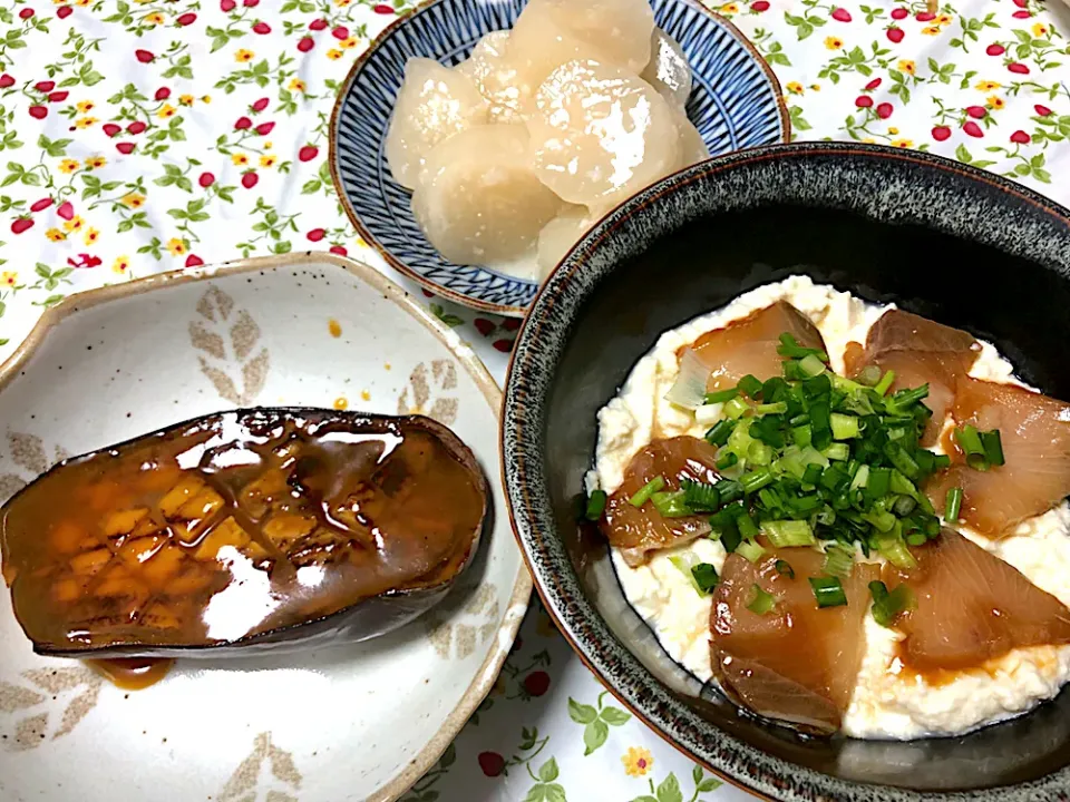 ぶり漬け丼(白米の代わりに絹豆腐)、なす味噌田楽|ゆーみさん