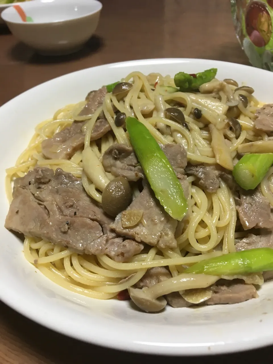 焼肉用の肉とアスパラでスパ|ヨシヨシさん