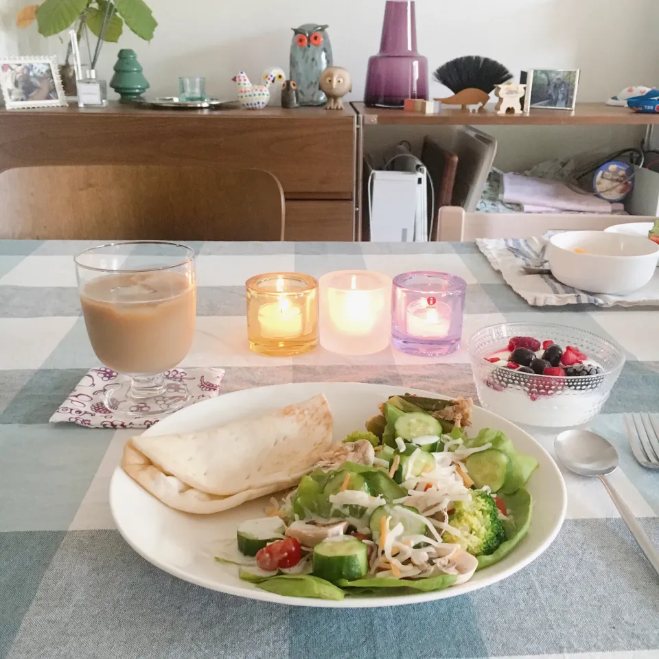 ハムチーズカレーパンを買ってきて土曜日の朝ごパン|gintanさん