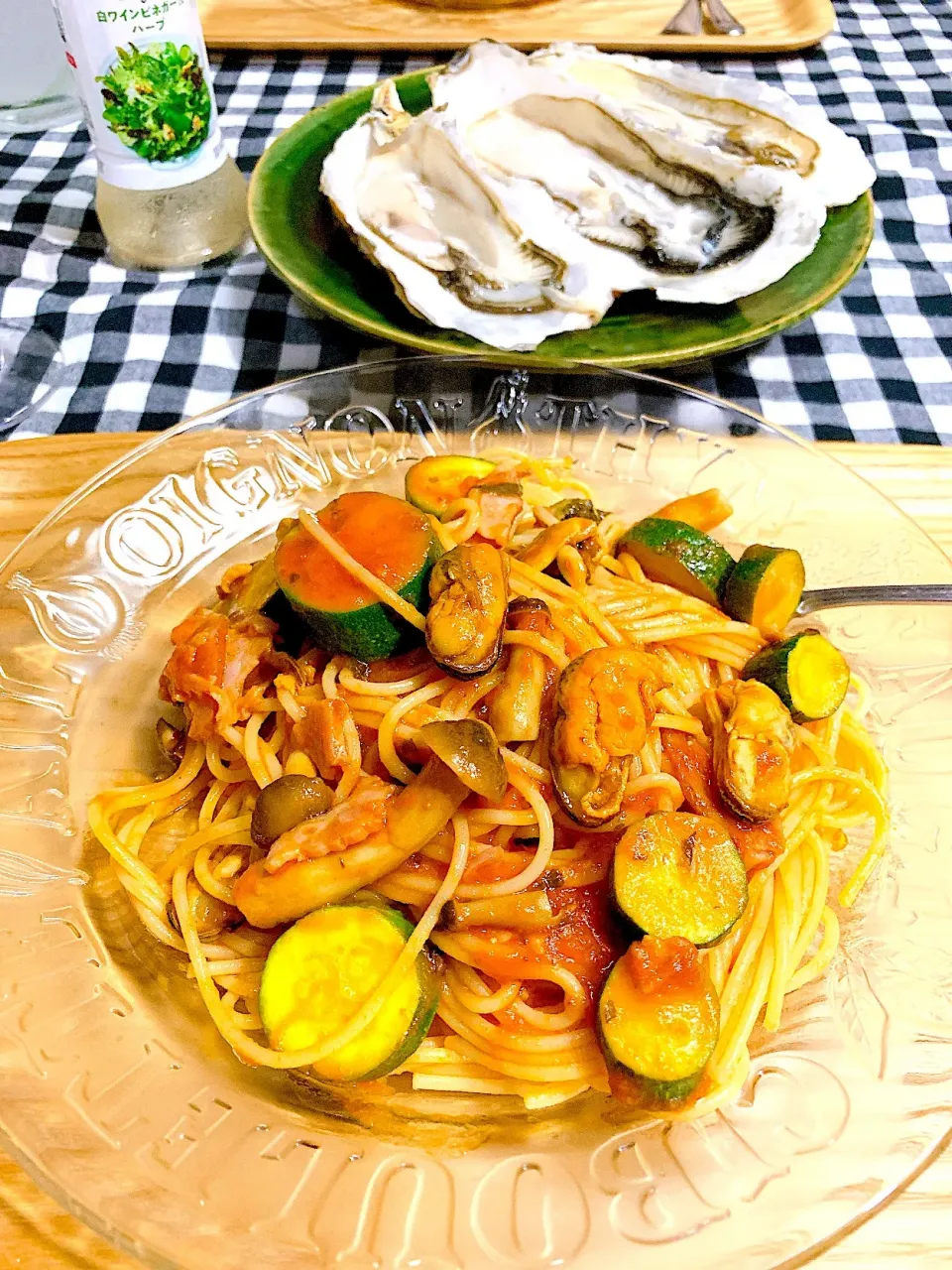 ムール貝と夏野菜のトマトソースパスタ #夏の晩ご飯 #ふたりご飯 #野菜たっぷり|Blueberry🫐さん