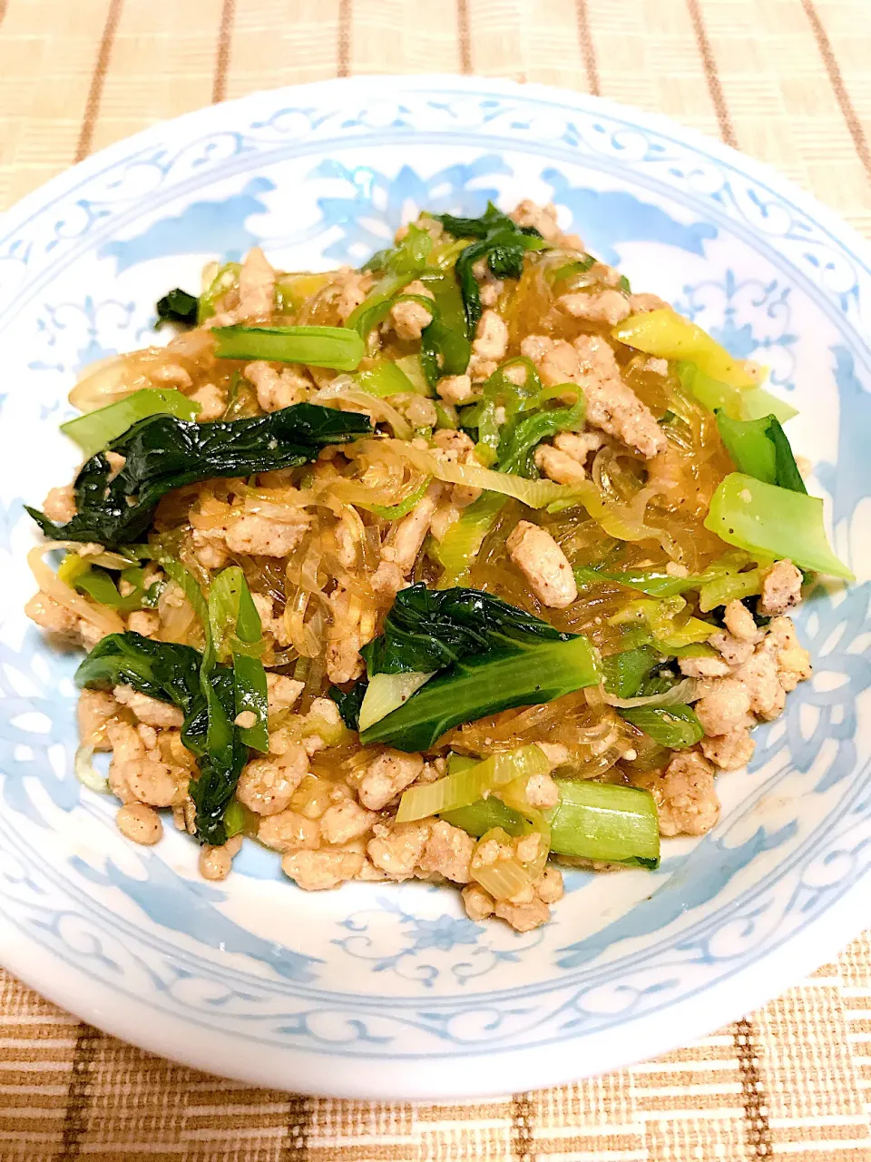 小松菜ひき肉春雨の炒め煮|マダムさん