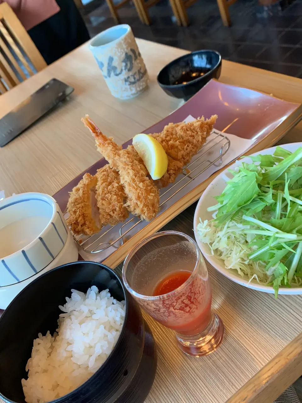 Snapdishの料理写真:サラダランチ  トンカツと海老フライ付|あつぅさん