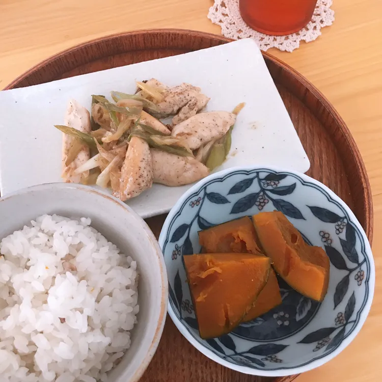 Snapdishの料理写真:ササミと長ネギのオイスター炒め(∪︎･ω･∪︎)お昼ご飯|サチャンさん