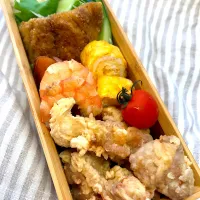 Snapdishの料理写真:とりの唐揚げ弁当|まる(*･ω･*)さん