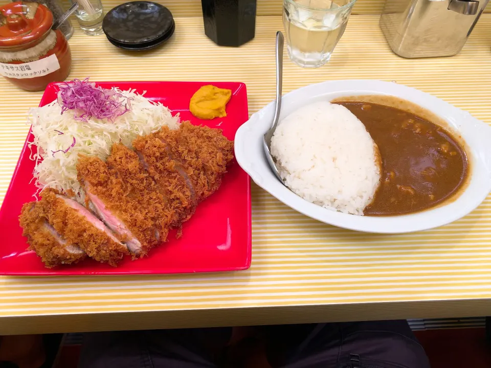 Snapdishの料理写真:上ロースカツカレー|chan mitsuさん