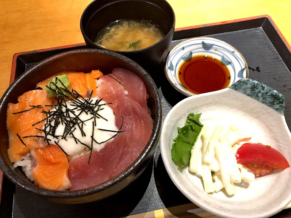 鮪とサーモンの2色丼|T. Wonderさん