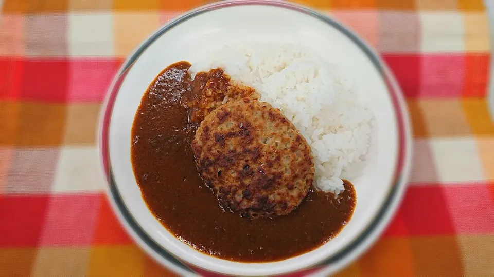 Snapdishの料理写真:マジカレー監修ハンバーグカレー|よっしー(=^ェ^=)さん