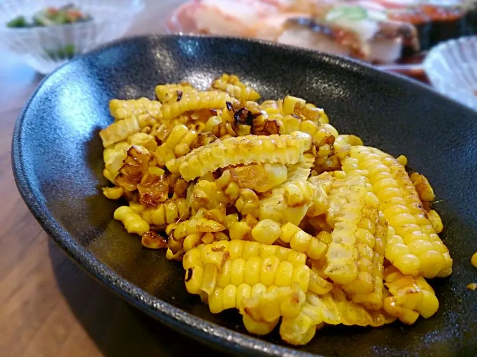 Snapdishの料理写真:焼きもろこしのカレー醤油|古尾谷りかこさん