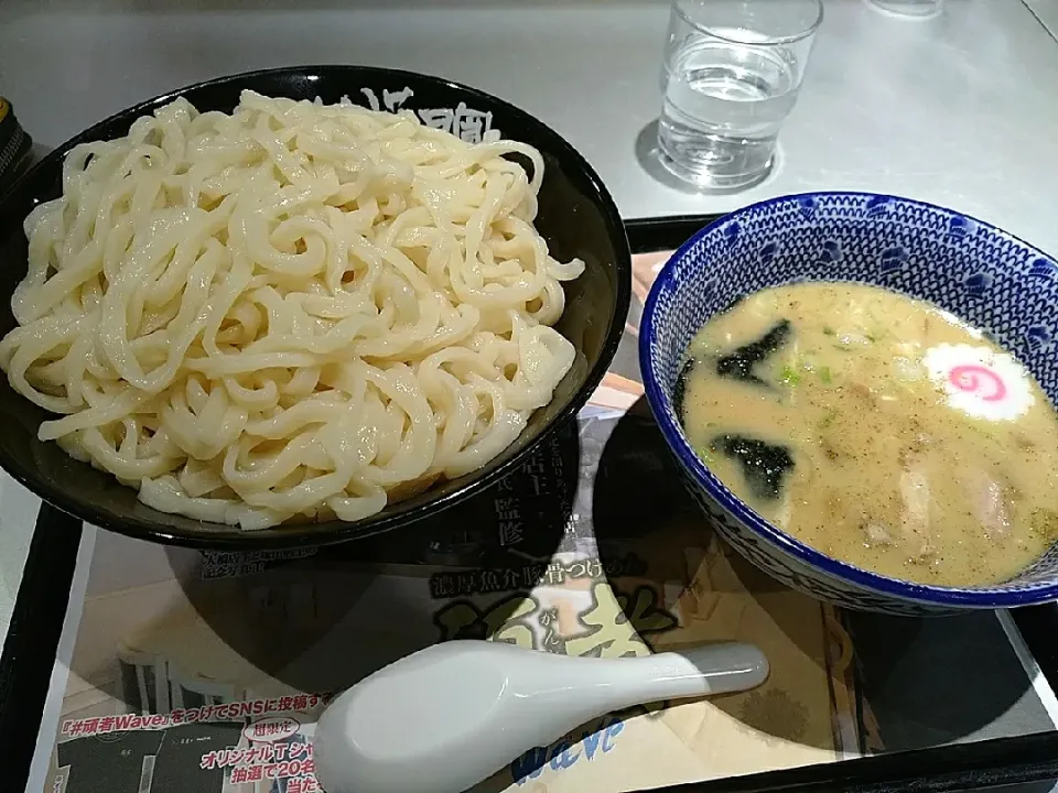 肉体労働は400gの麺足りない😅|ひろみさん